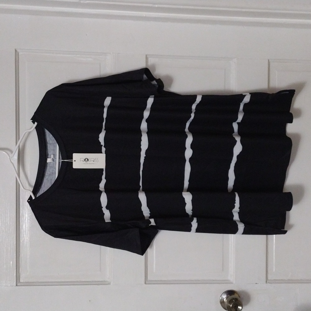 Rosriss T Shirt Womens 18W Black with White Strips.